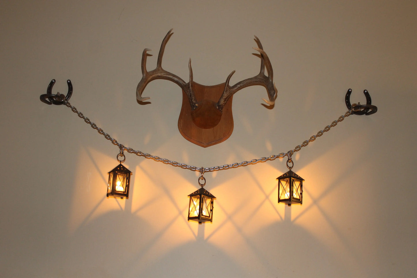 Horse shoe Wall Mounted Three Latern